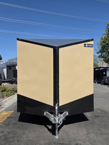 2027 Continental Cargo photo 3