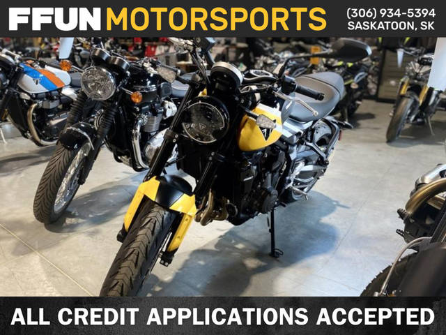 2025 Triumph Trident 660 Cosmic Yellow/Sapphire Black