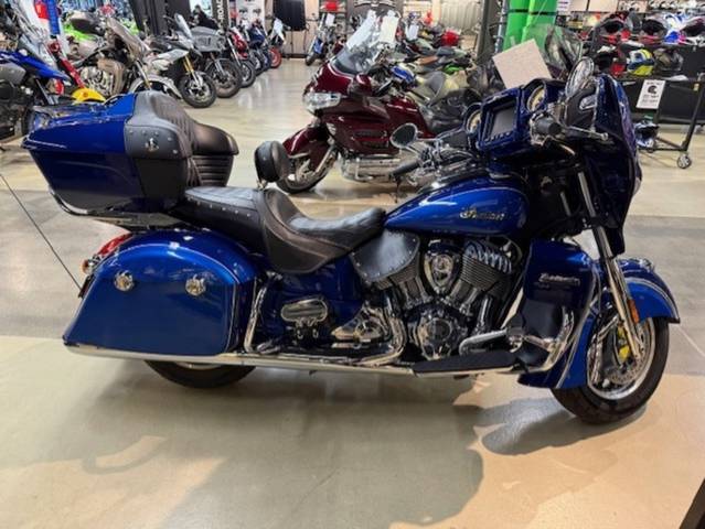 2019 Indian Motorcycle® Roadmaster® Icon Series Deep Water Metallic/Brilliant Blue