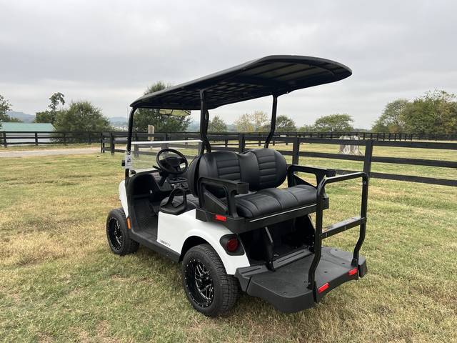 2027 EZGO Liberty photo 3