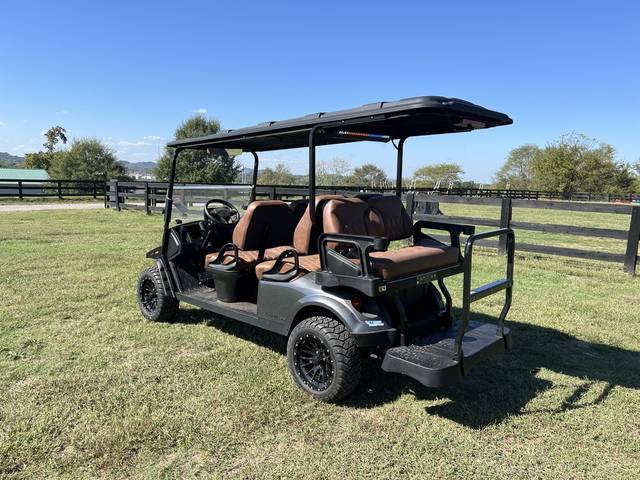 2027 EZGO Express photo 3
