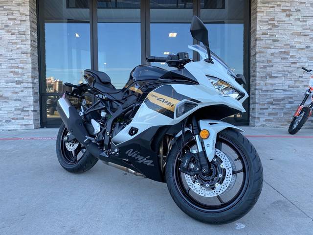 2026 Kawasaki NINJA ZX-4RR ABS (CA)