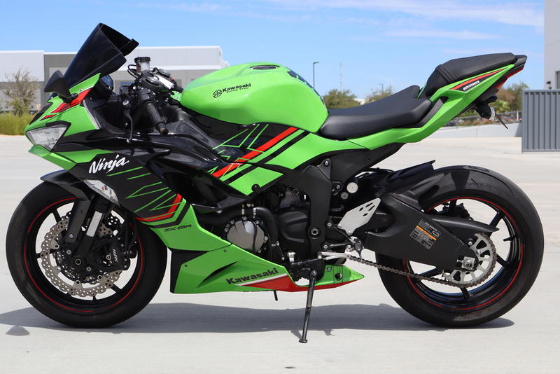 2023 Kawasaki Ninja® ZX™-6R ABS Metallic Matte Graphenesteel Gray