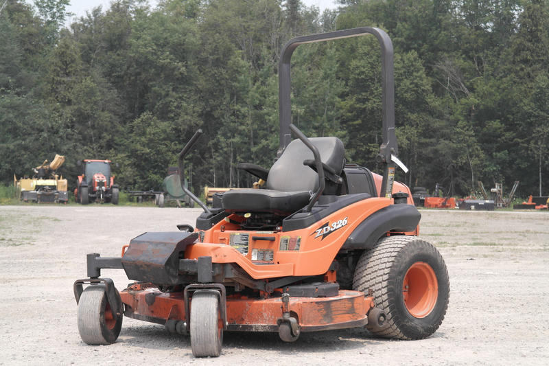 Kubota ZD326P used for sale - photo 1