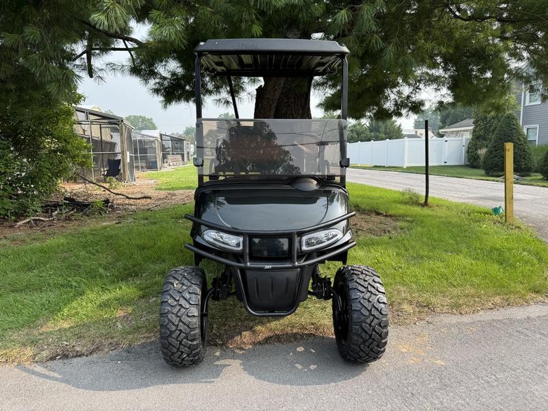 2021 EZGO RXV photo 2