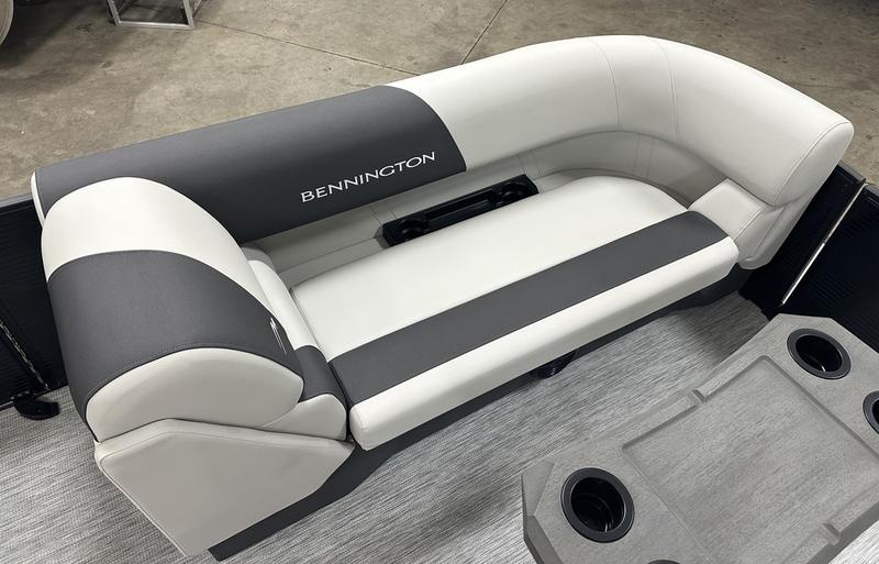 New 2027 Bennington S Quad Bench 22 SSR 23ft Tritoon Boat For Sale