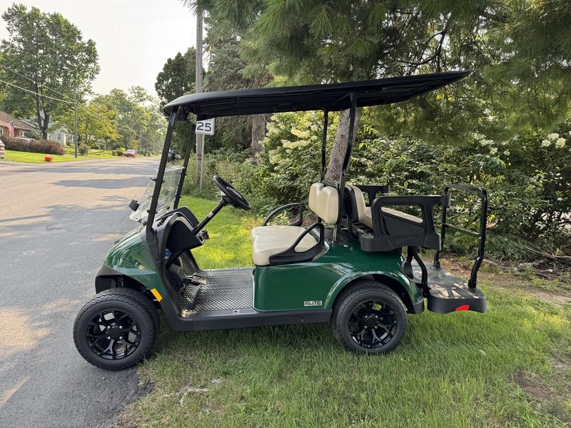 2026 EZGO RXV4 photo 4