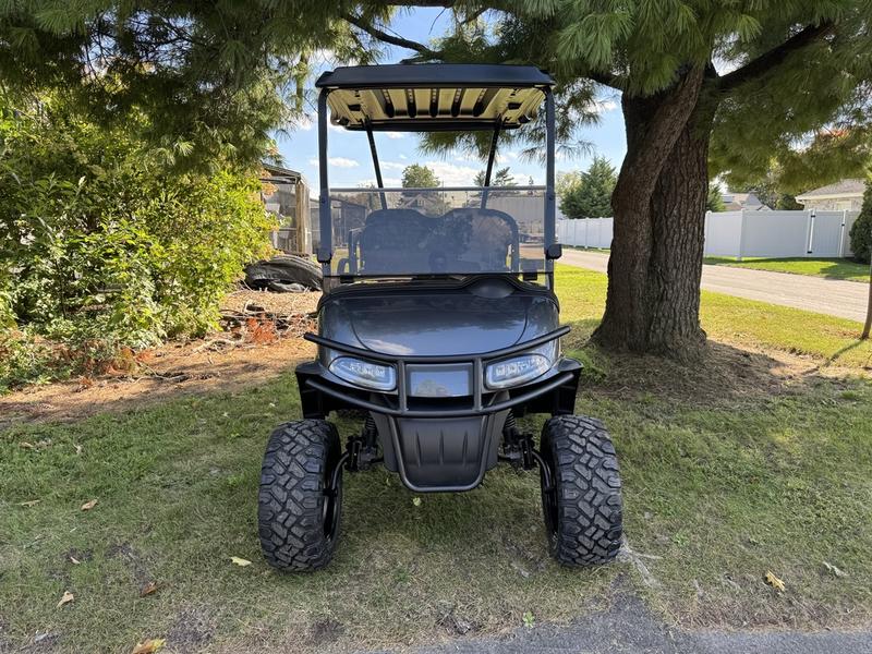 2019 EZGO RXV photo 2