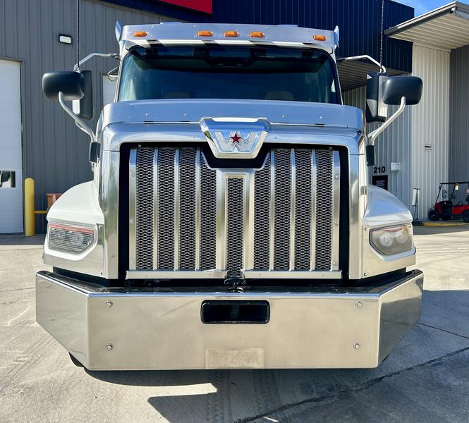 2022 Western Star 4900 in Slidell — photo 2
