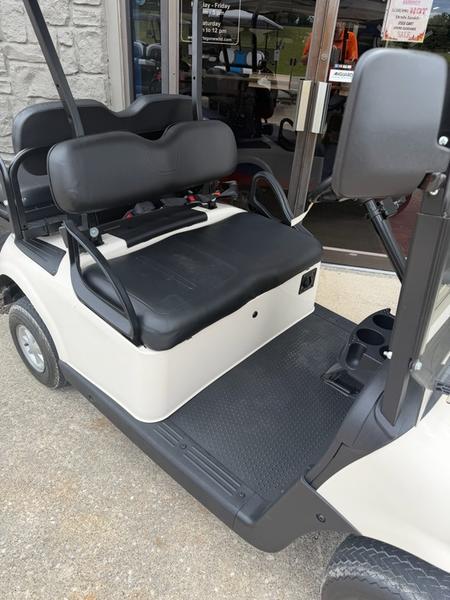 2018 EZGO RXV photo 3