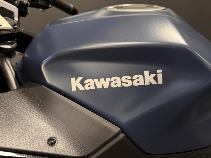 2026 Kawasaki Ninja® 500 ABS Metallic Matte Twilight Blue