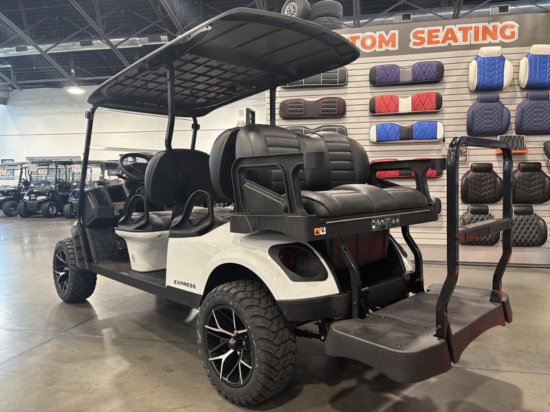 2027 EZGO Express photo 6