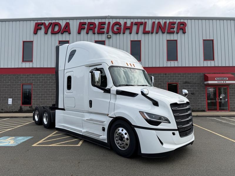 2027 Freightliner Cascadia in Pittsburgh, PA — photo 2