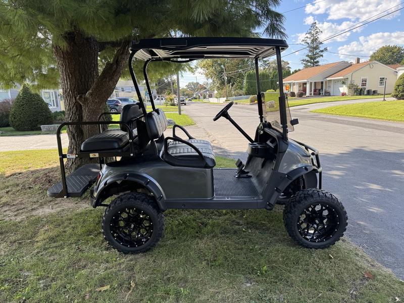 2019 EZGO RXV photo 5