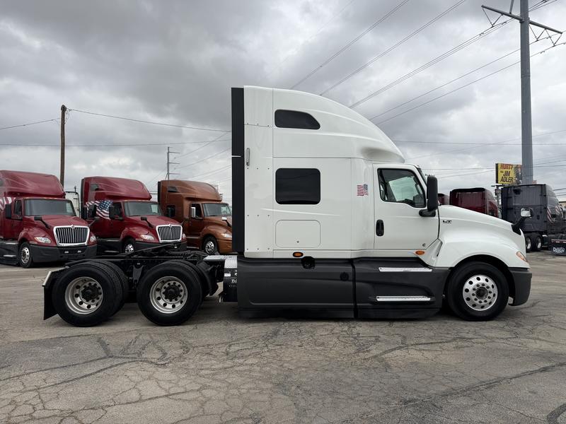 2022 International LT in Dallas — photo 2