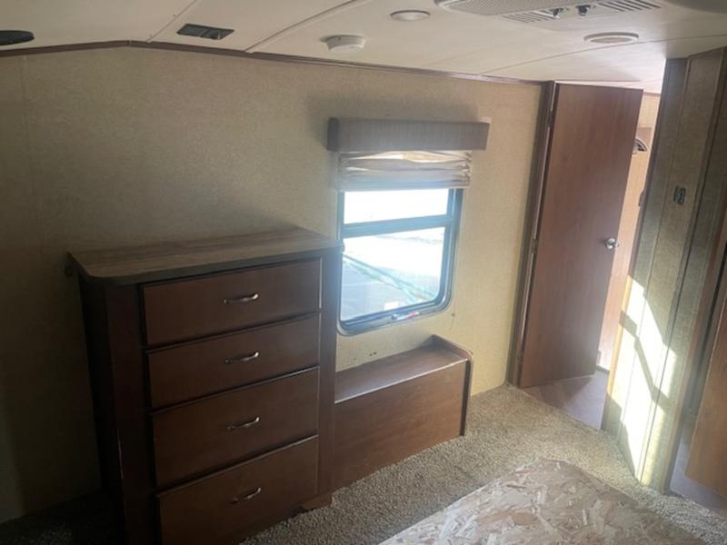 Used-2014-Heartland-Sundance 3380RL