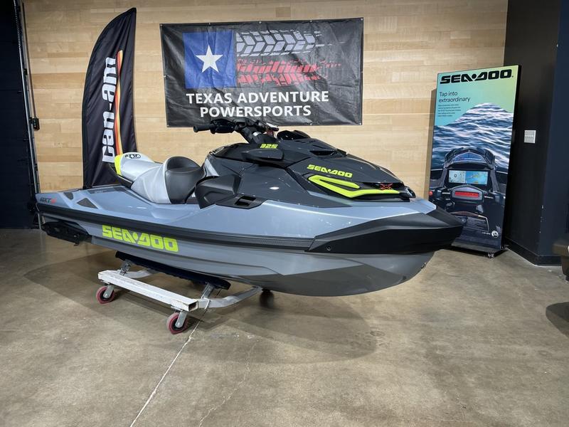 2025 Sea-Doo RXT-X™ 325 Ice Metal / Manta Green | Texas Adventure