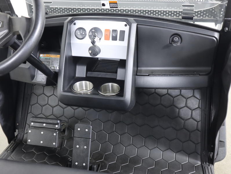 2025 EZGO Express photo 6