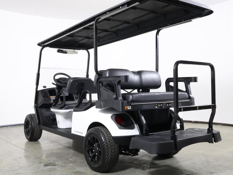 2027 EZGO Express photo 7