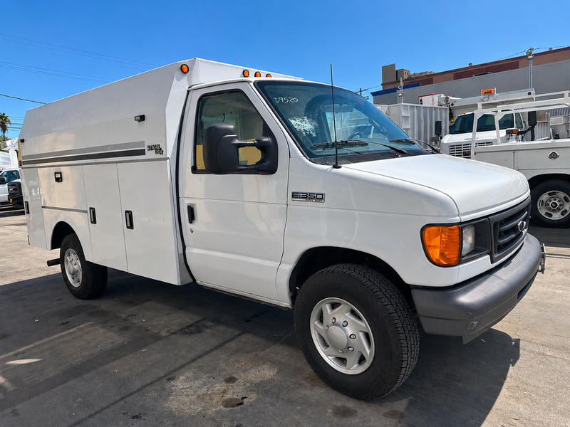 2007 Ford Econoline E-350 Cutaway Plumbers Van · photo 1 of 7