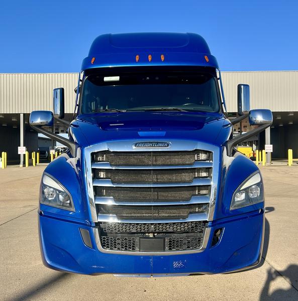2023 Freightliner in Jackson — photo 2