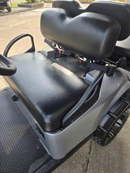 2022 EZGO Valor photo 5