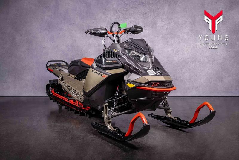 2022 Ski-Doo Summit® X® with Expert Package 850 E-TEC® 165