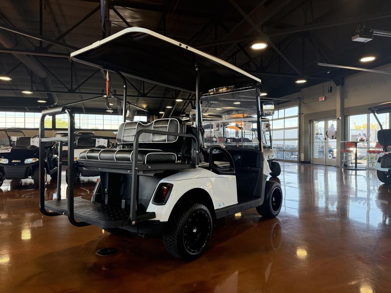 2021 EZGO Freedom photo 8
