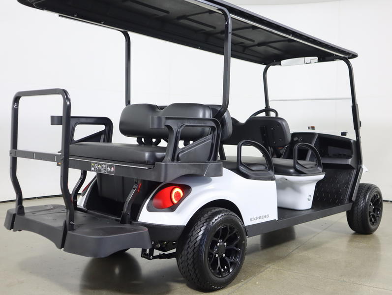 2027 EZGO Express photo 5