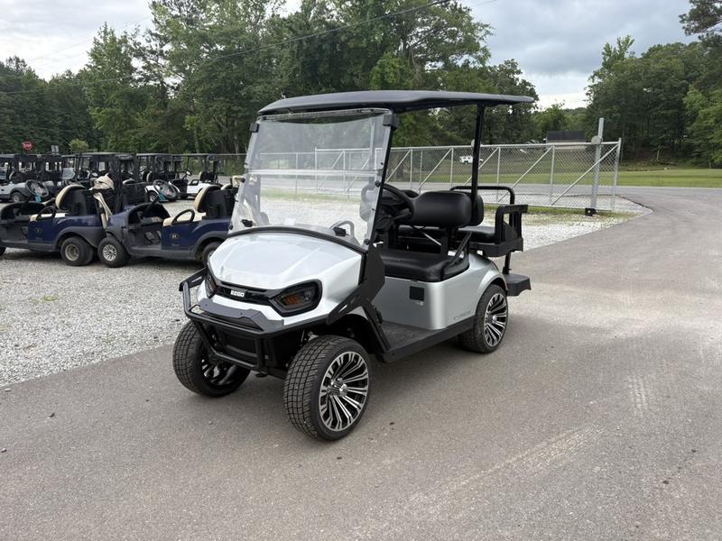2026 EZGO Express photo 4