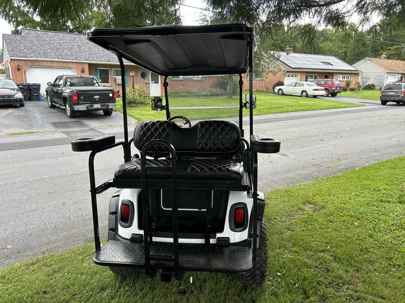 2018 EZGO RXV photo 4