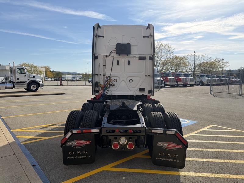 2024 Freightliner Cascadia in Pittsburgh, PA — photo 6