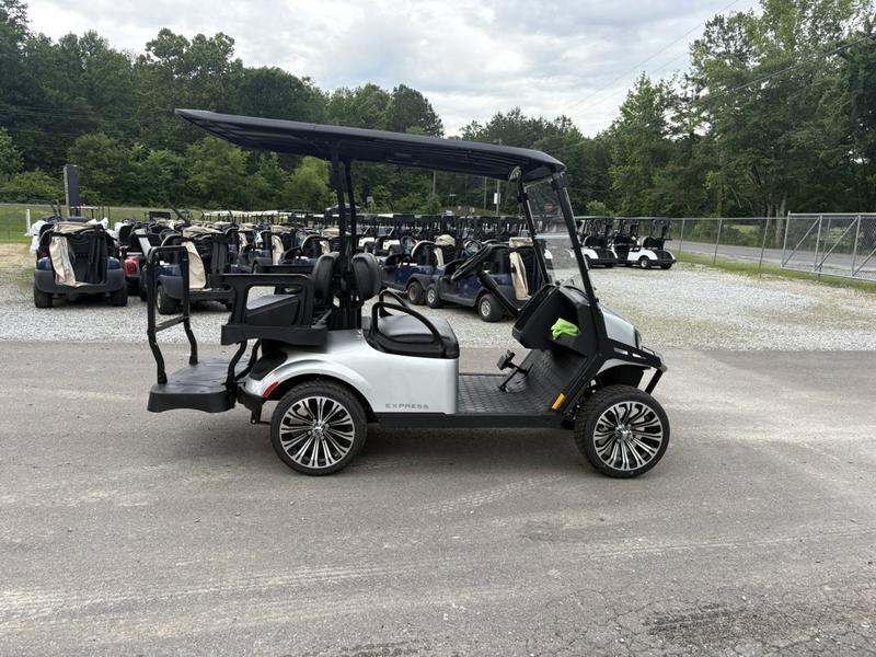 2026 EZGO Express photo 2