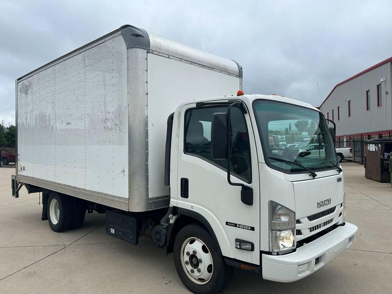 2021 Isuzu NRR in Walton, KY — photo 2