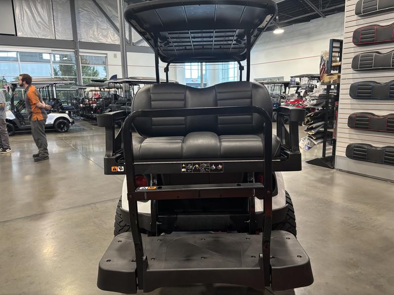 2027 EZGO Express photo 7