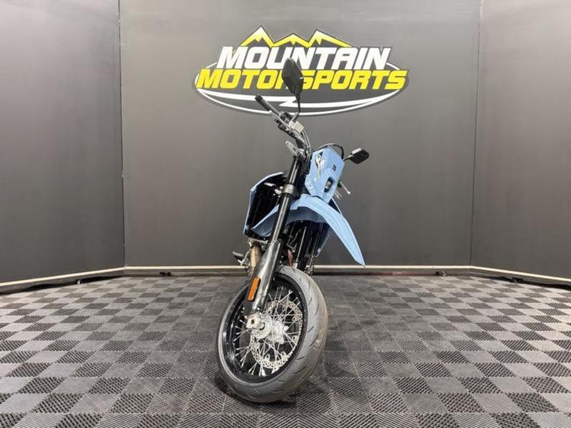 2025 Suzuki DR-Z4SM | Mountain Motorsports