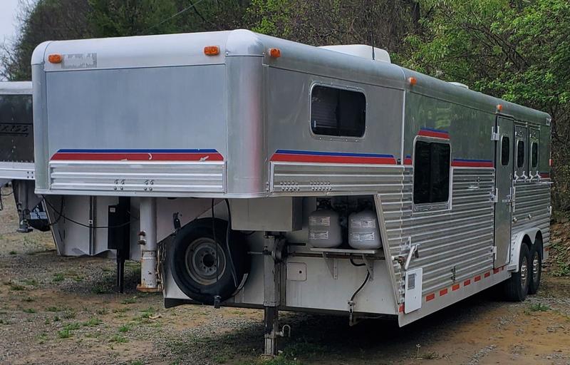 1997 CUSTOM FAB 3 HORSE GOOSENECK W/ 10' LQ U48V45011 | Altmeyer's ...