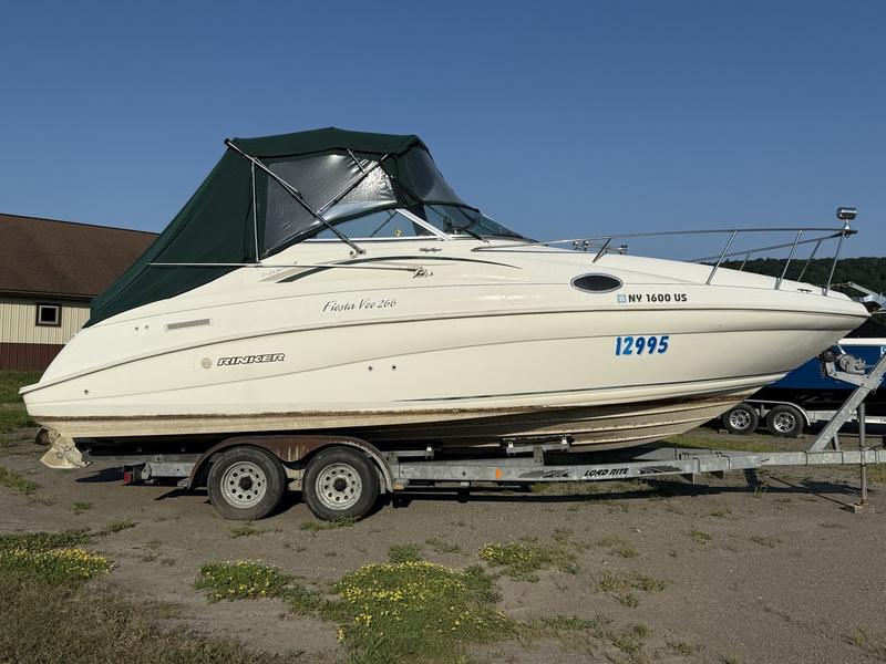 1997 Rinker Fiesta Vee 266 w/ trailer Pre-Owned | Keuka Watersports