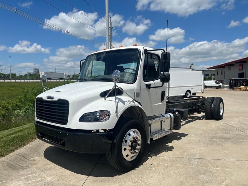 2013 Freightliner M2 106 in Columbus, OH — photo 6