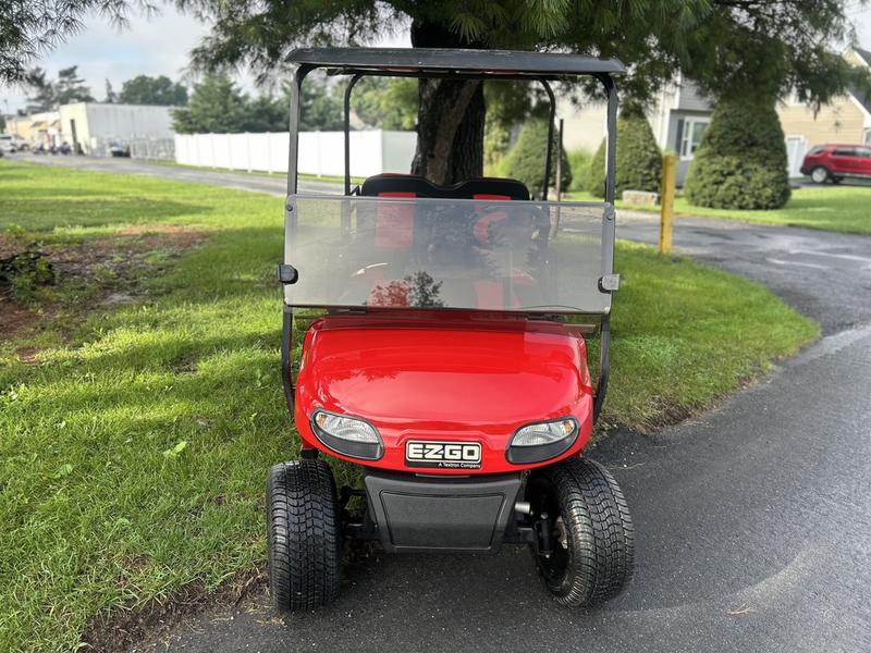2021 EZGO TXT photo 2