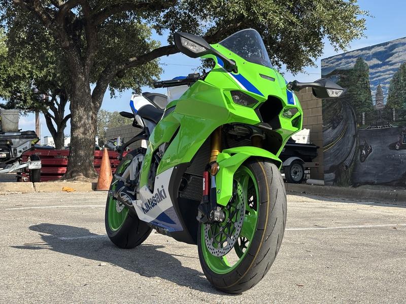 2024 Kawasaki Ninja® ZX™-10R 40th Anniversary Edition ABS