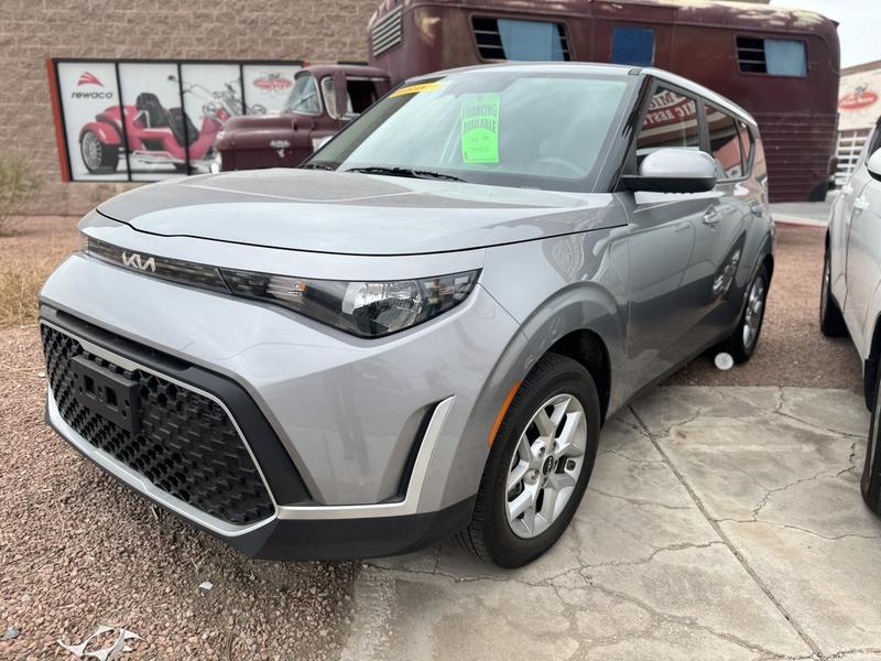 2025 Kia Soul LX — photo 1 of 25