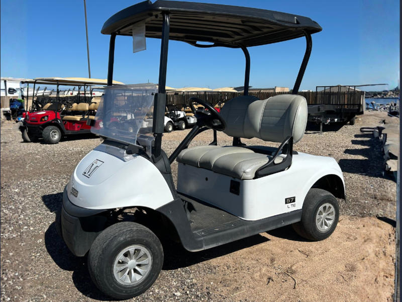 2021 EZGO RXV