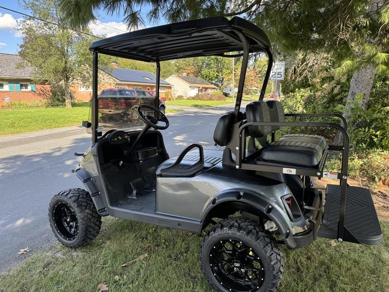 2019 EZGO RXV photo 6