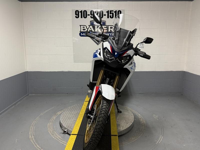 2026 Honda® Africa Twin DCT | Baker Motorsports