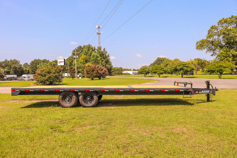 2027 Lamar TRAILERS photo 2