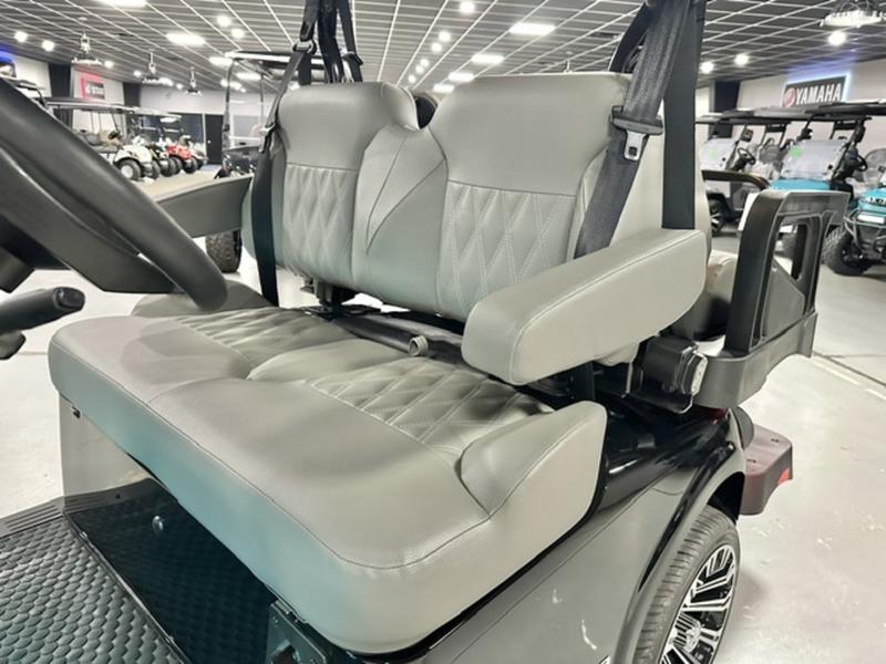 2026 EZGO RXV photo 3
