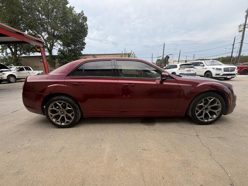 2022 Chrysler 300 S - Photo 9