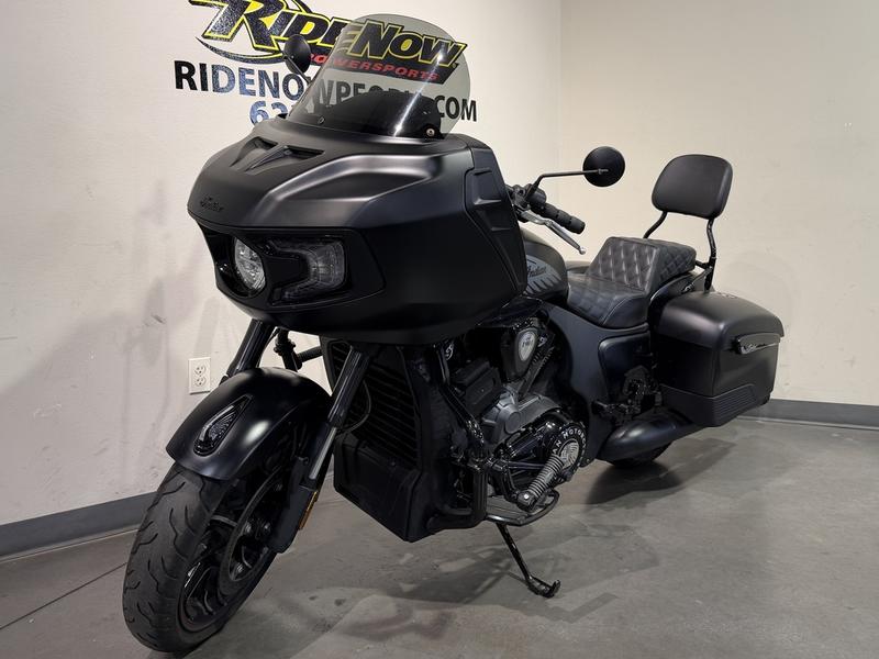 2020 Indian Motorcycle® Challenger Dark Horse Thunder Black Smoke