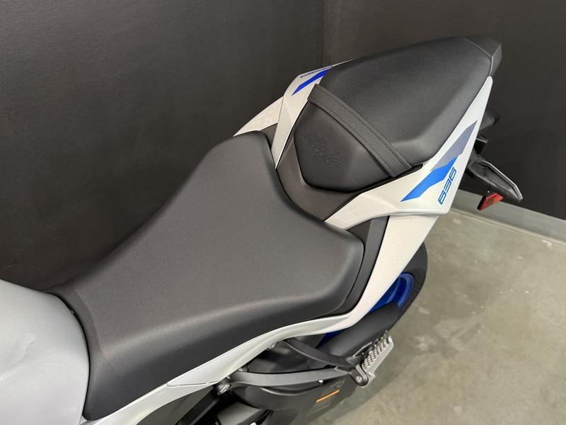 2027 Kawasaki Ninja® ZX™-6R ABS | RideNow Goodyear